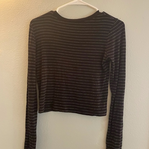 Women's Striped Crop Top - Picture 4 of 7